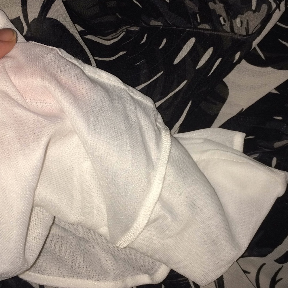 NWT Plus size floral hi low top - Picture 3 of 4